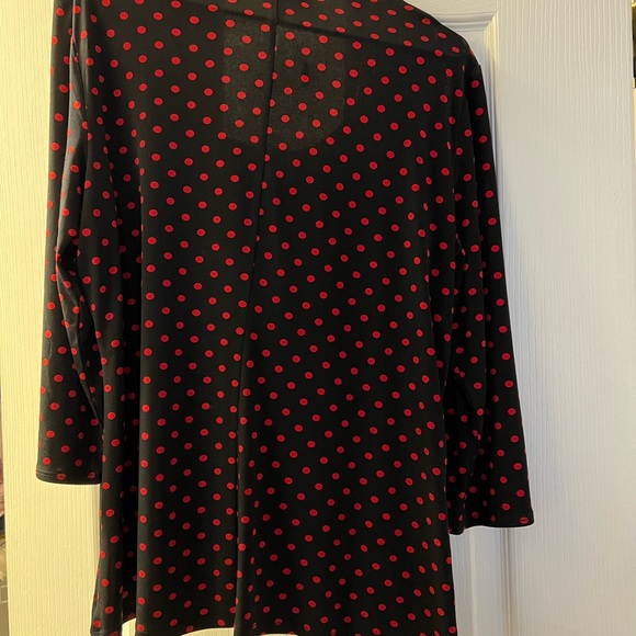 Tops - Picture 2 of 5